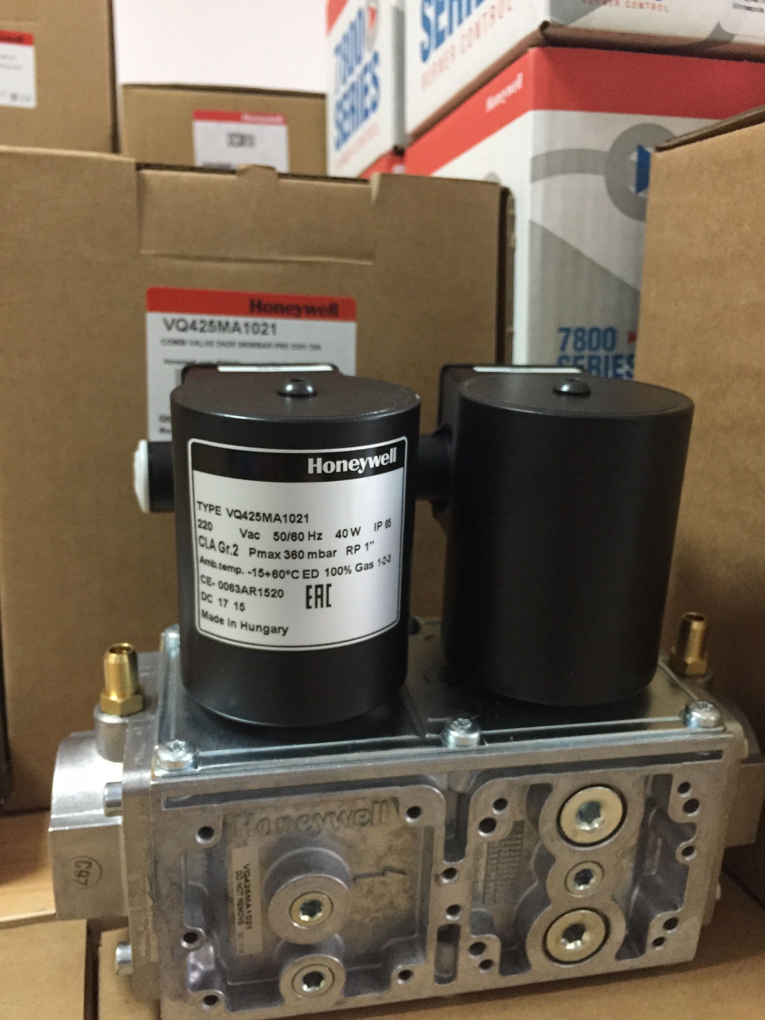 HONEYWELL VQ425MA1021  Solenoid Valve